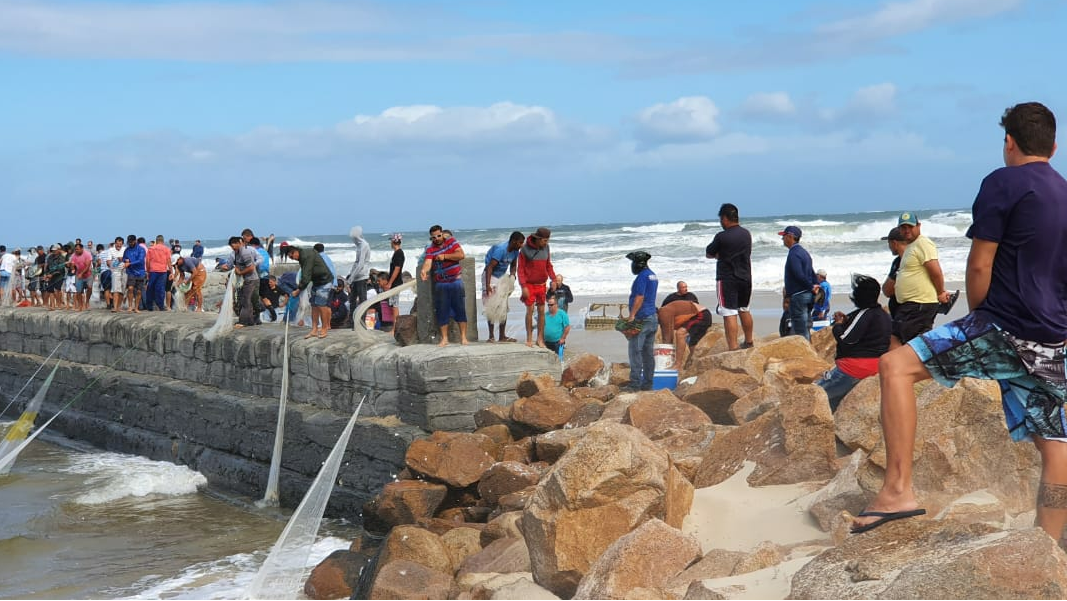 Pescadores poderao ser autuados por pescarem em local proibido em Jaguaruna