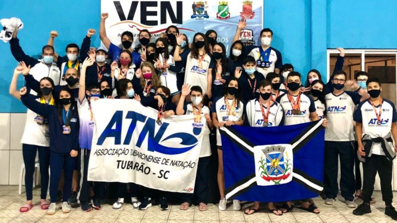 Equipe de Tubarão conquista 44 medalhas no Vale Europeu Natação