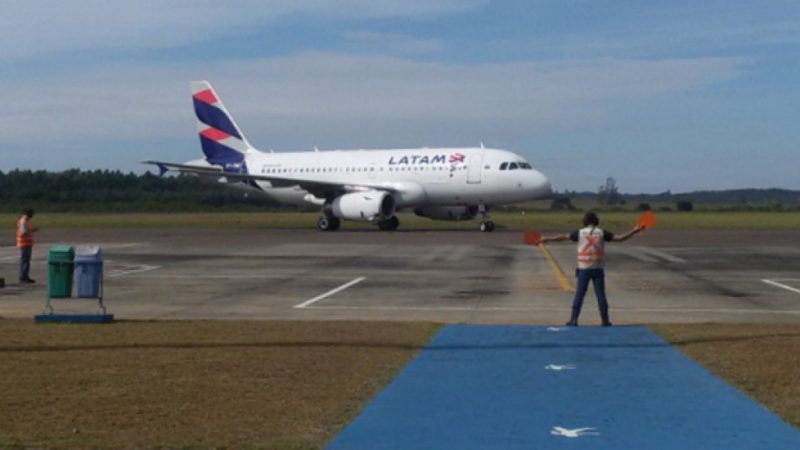 Latam amplia voos e Azul planeja retomar “bate e volta” no Aeroporto de Jaguaruna