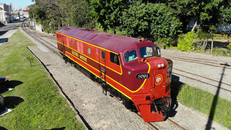 Locomotiva histórica é restaurada pela FTC e volta a operar