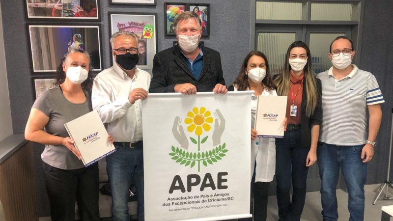 FUCAP/UNIVINTE firma parceria com APAE de Criciúma