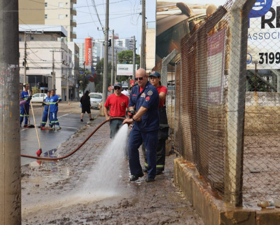 Iniciado o mutirão de limpeza em Tubarão