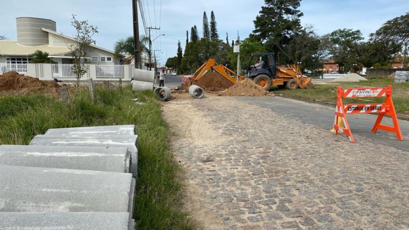 Pavimentação asfáltica da Rua Ernesto Lacomb