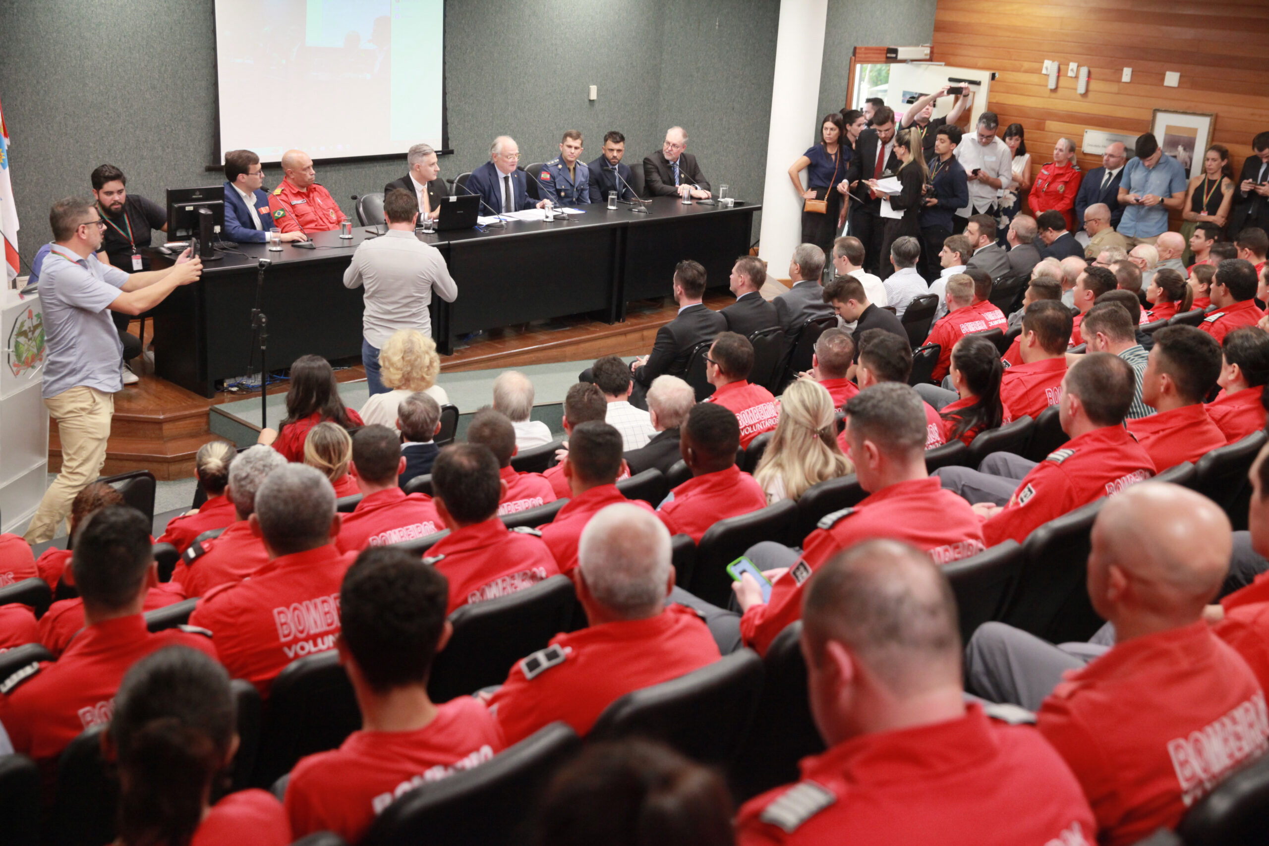 Frente Parlamentar em Apoio aos Bombeiros Voluntários é lançada na Alesc