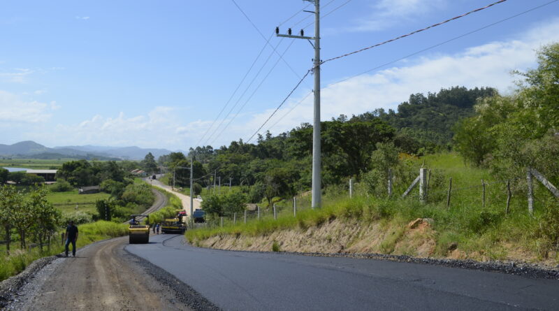 Iniciada a Pavimentação Asfáltica na Estrada Geral de Congonhas