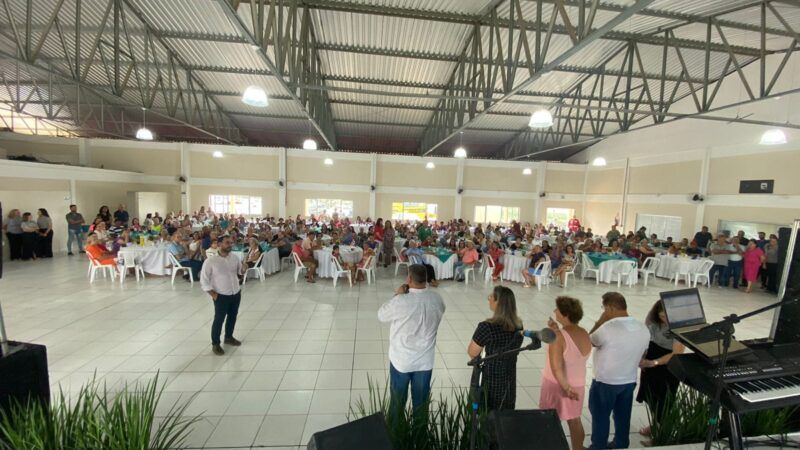 Melhor Idade em Sangão reúne mais de 400 idosos para comemorar o aniversário do Município