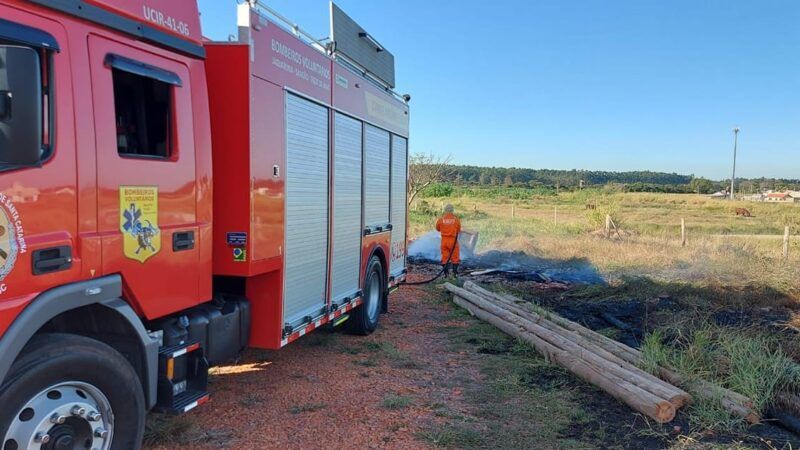 Incêndio em vegetação mobiliza Bombeiros Voluntários, em Jaguaruna