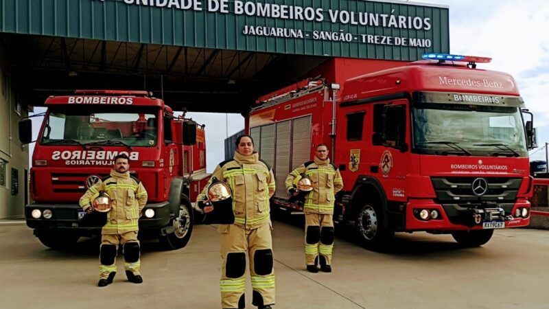 Bombeiros Voluntários de Jaguaruna adquirem conjuntos de combate a incêndio