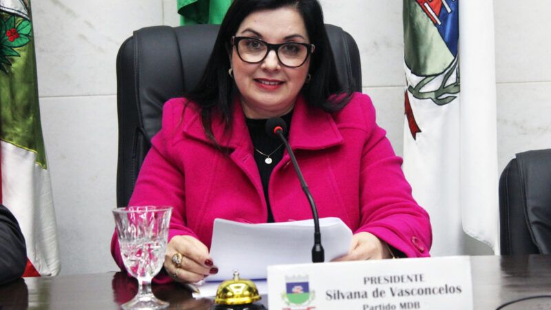 Primeira Mulher Presidente do Legislativo: Silvana conduz Sessão Ordinária