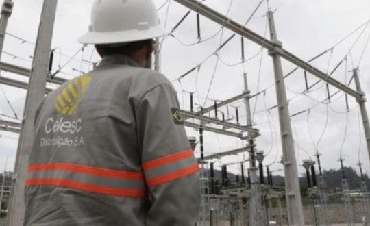 Celesc anuncia aumento de 2,3% na conta de energia elétrica