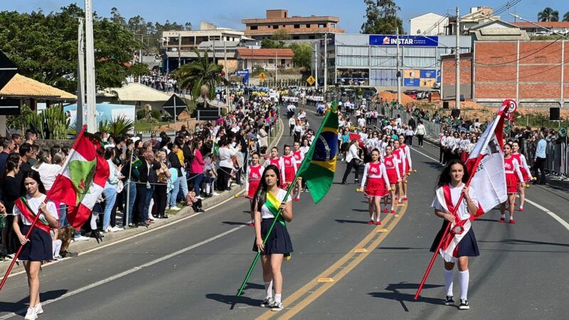 Escolas Municipais e Estaduais brilham no Desfile de 7 de Setembro