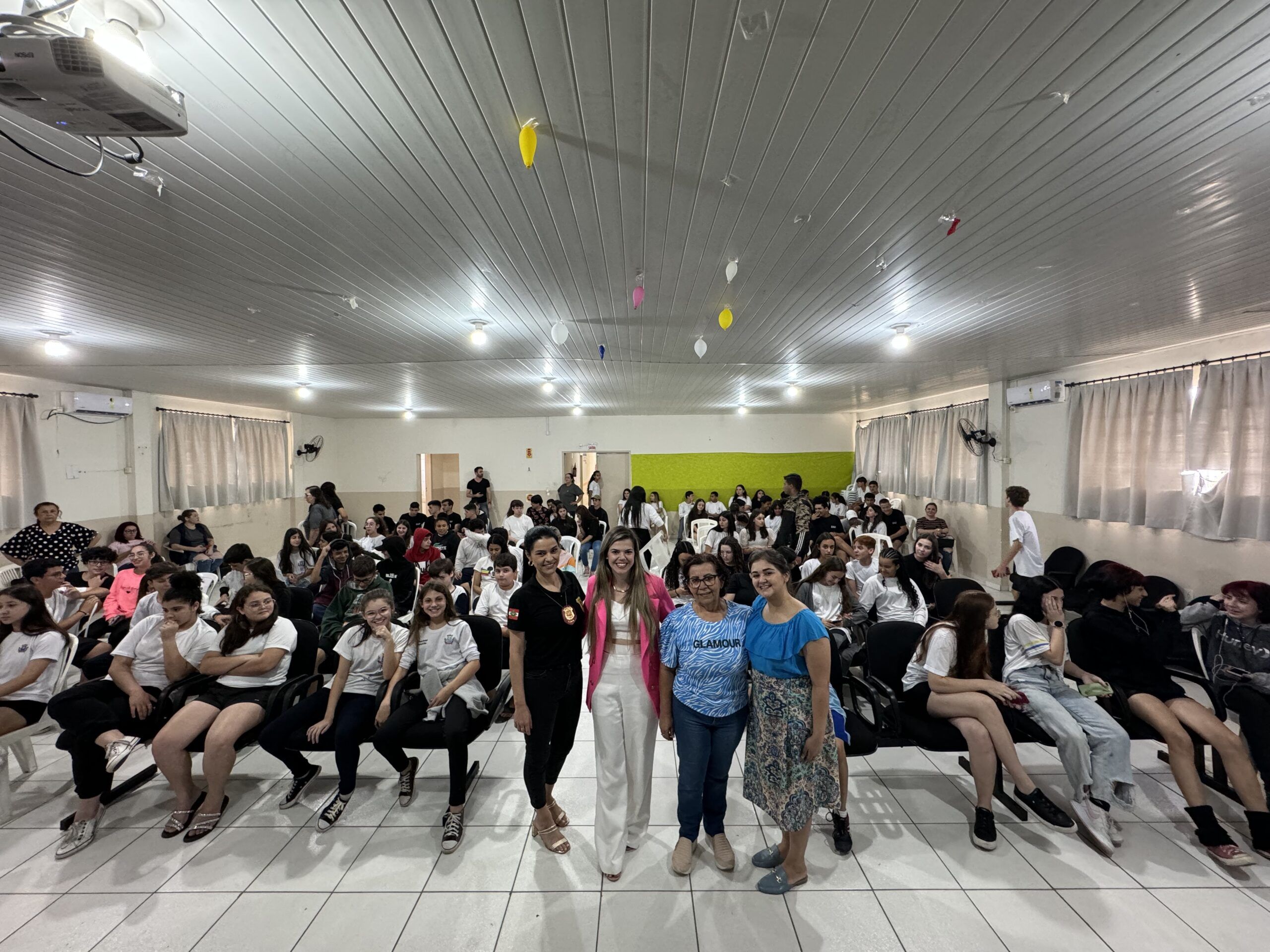 Procuradoria da Câmara realiza Palestra em Escola sobre Violência Doméstica