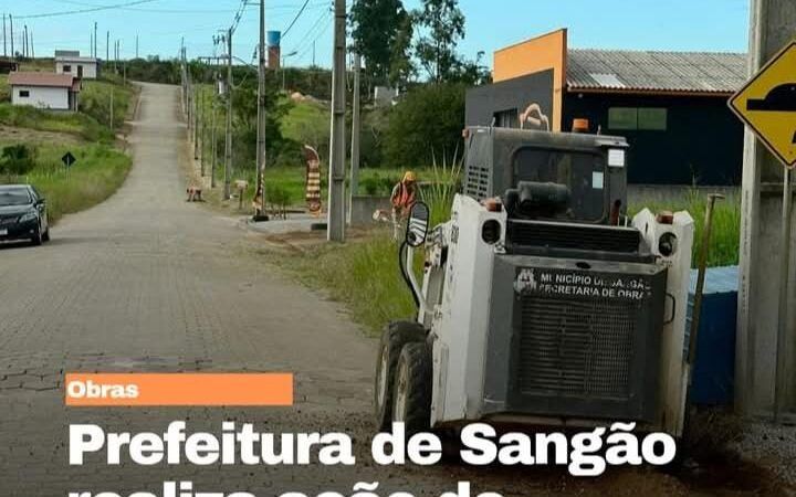 Prefeitura de Sangão realiza ação de limpeza no Centro da cidade