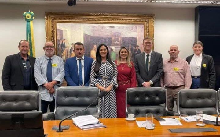 Lideranças de Jaguaruna e Laguna participam de audiência sobre APA da Baleia Franca em Brasília