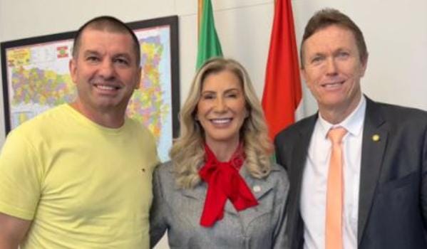 Prefeito Nenem Bardini e Deputado Volnei Weber se Reúnem com a Secretária de Educação